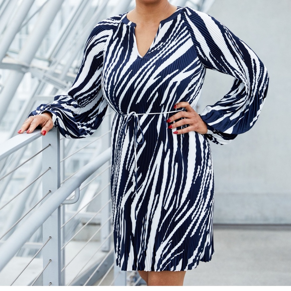 Banana Republic White and Blue Sheath Dress with Bishop Sleeves! New with tag